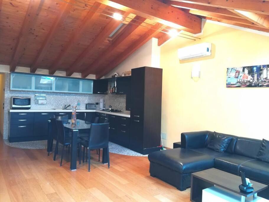 La Corte House Salo Bagian luar foto